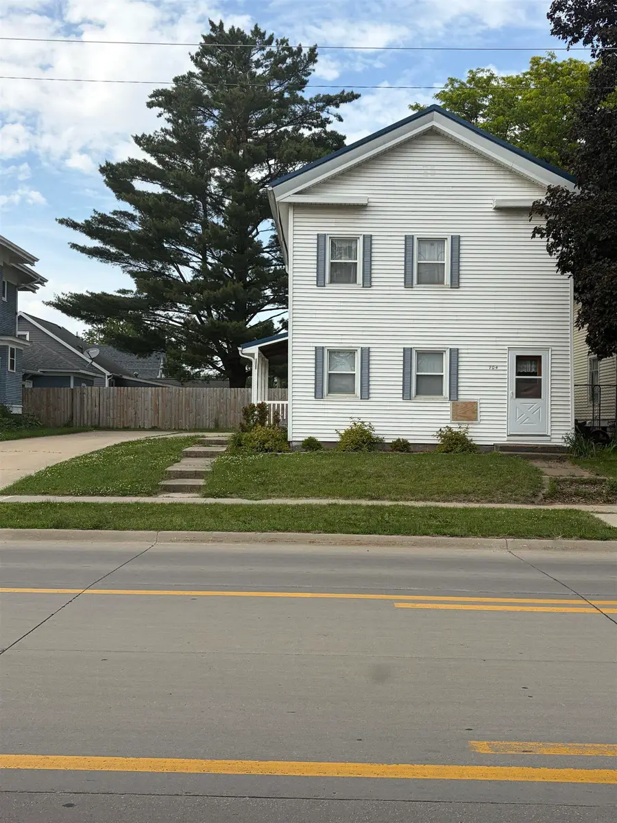 704 E 1st Street, Independence, IA 50644 - #2