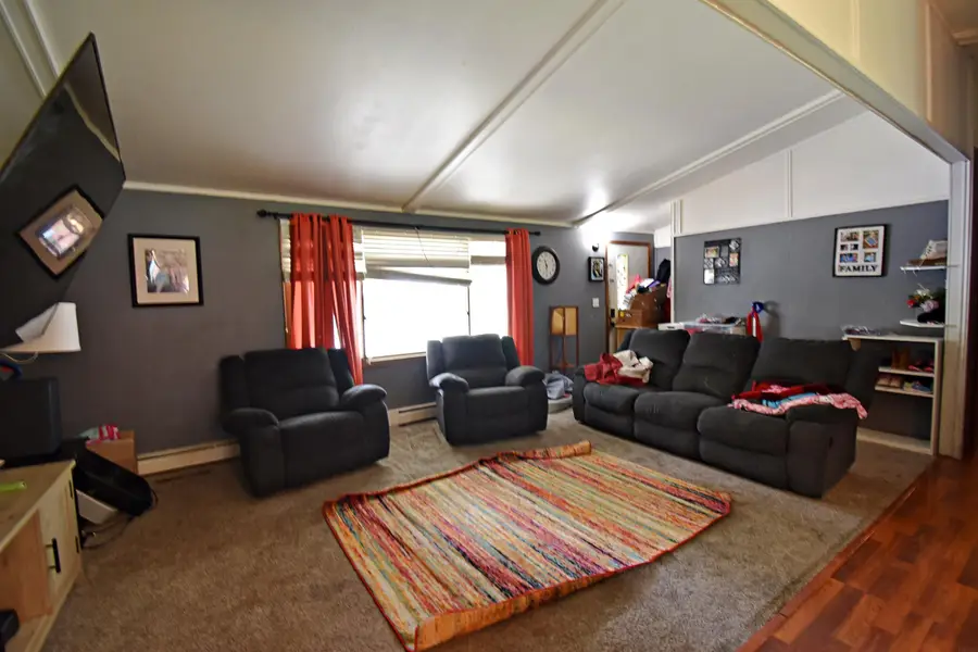 314 15th Ave. N.e., Independence, IA 50644 - #3