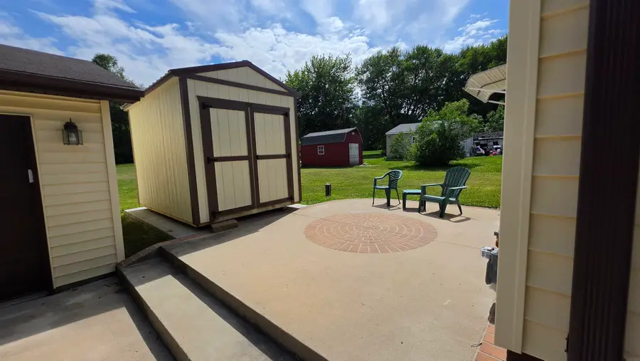4128 Wells Avenue, Waterloo, IA 50703 - #3