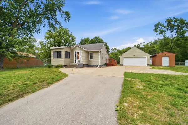 1415 Dearborn Avenue, Waterloo, IA 50707