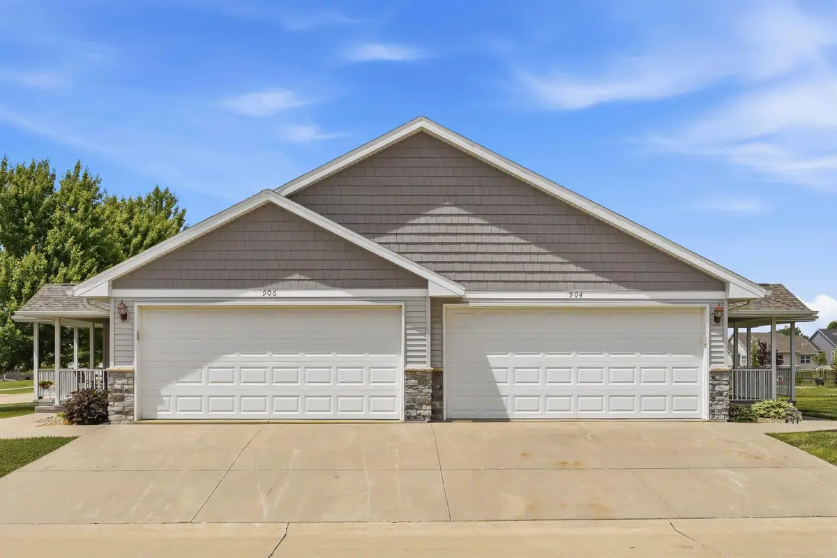 904 NE Cresent View Drive, Cedar Rapids, IA 52402 - #1