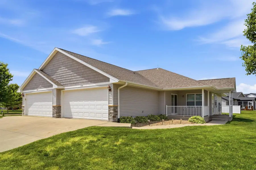 904 NE Cresent View Drive, Cedar Rapids, IA 52402 - #2