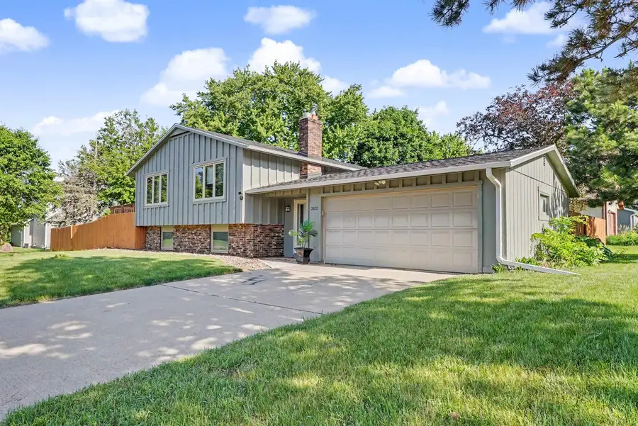 2621 W 4th Street, Cedar Falls, IA 50613 - #2