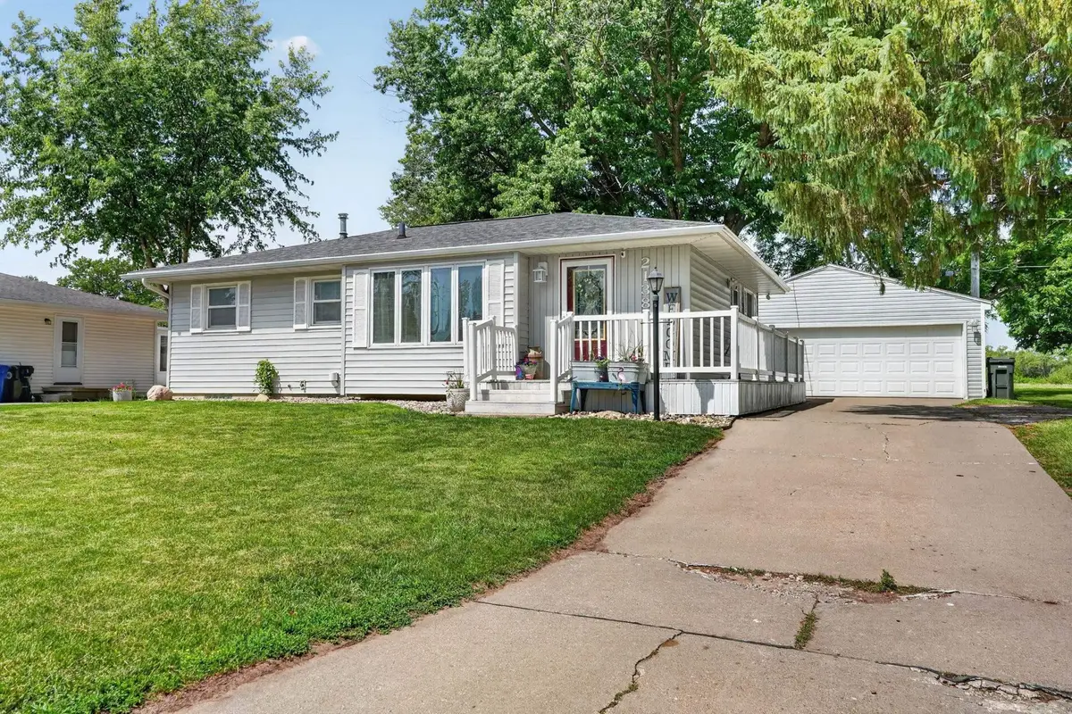 2138 Casper Avenue, Waterloo, IA 50701 - #1