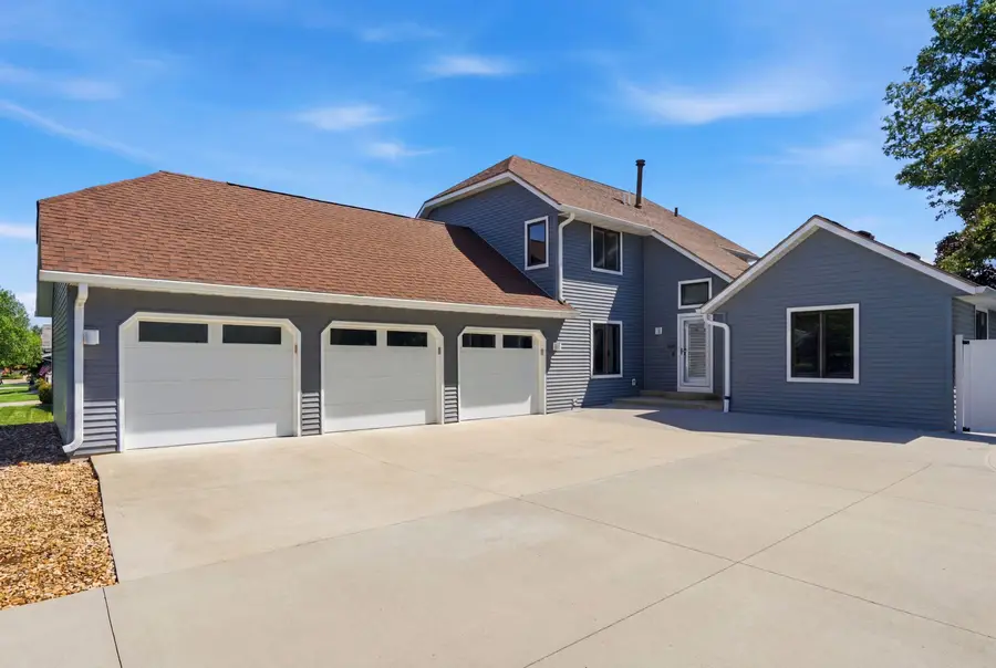 905 Nancy Road, Waterloo, IA 50702 - #2