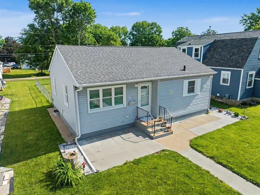 1013 Hawthorne Avenue, Waterloo, IA 50702 - #2