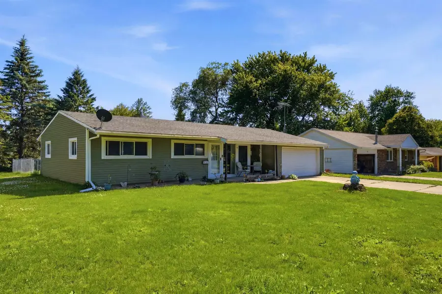 1104 1st St Ne, Oelwein, IA 50662 - #2