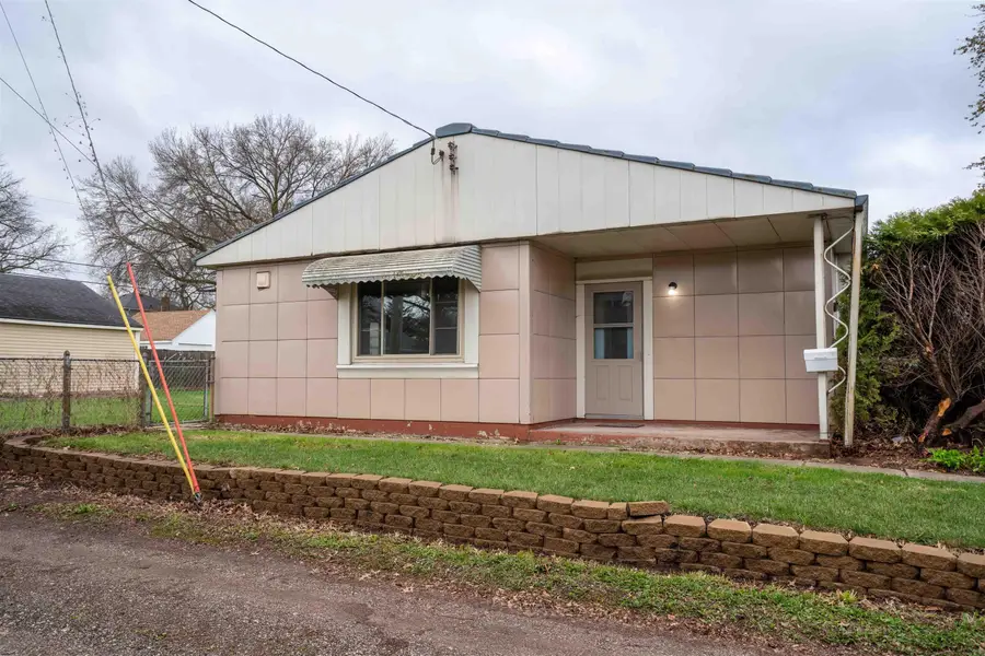 220 Forest Avenue, Waterloo, IA 50702 - #2