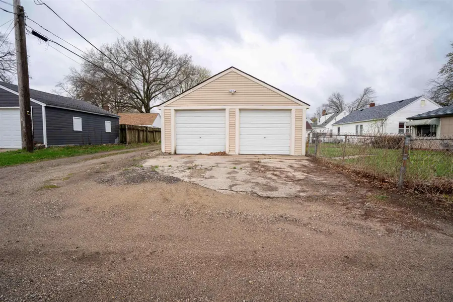 220 Forest Avenue, Waterloo, IA 50702 - #3