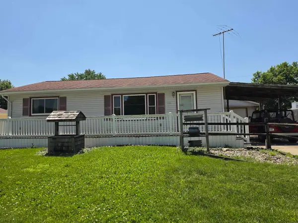 1525 Robin Road, Waterloo, IA 50701