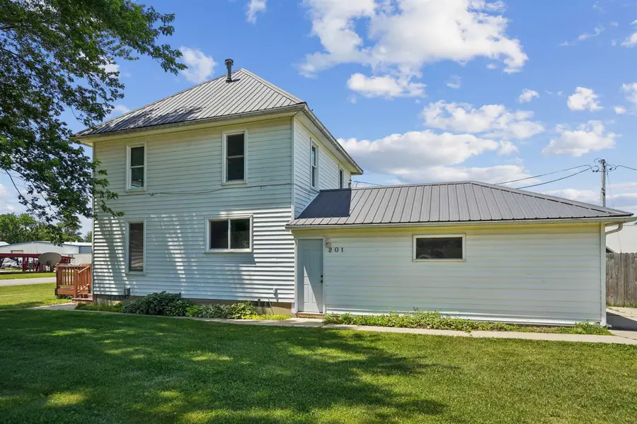 201 9th St. N., Quasqueton, IA 52326 - #3