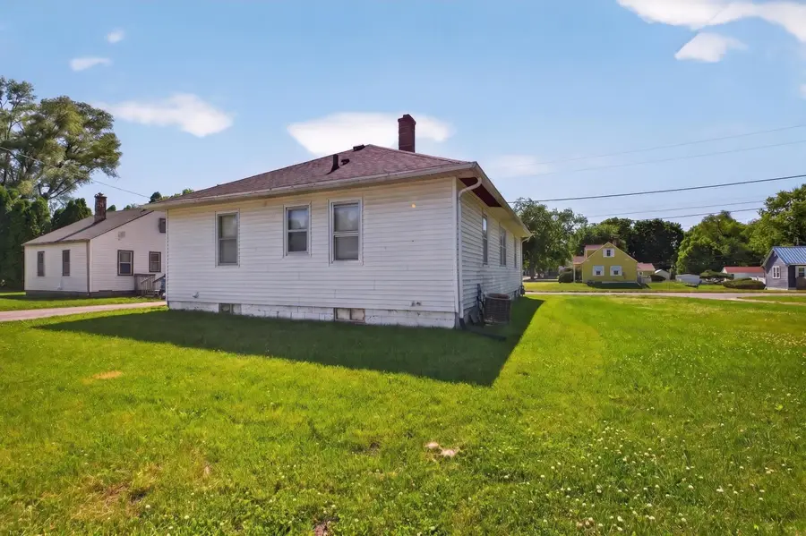 1134 N Barclay Street, Waterloo, IA 50703 - #2