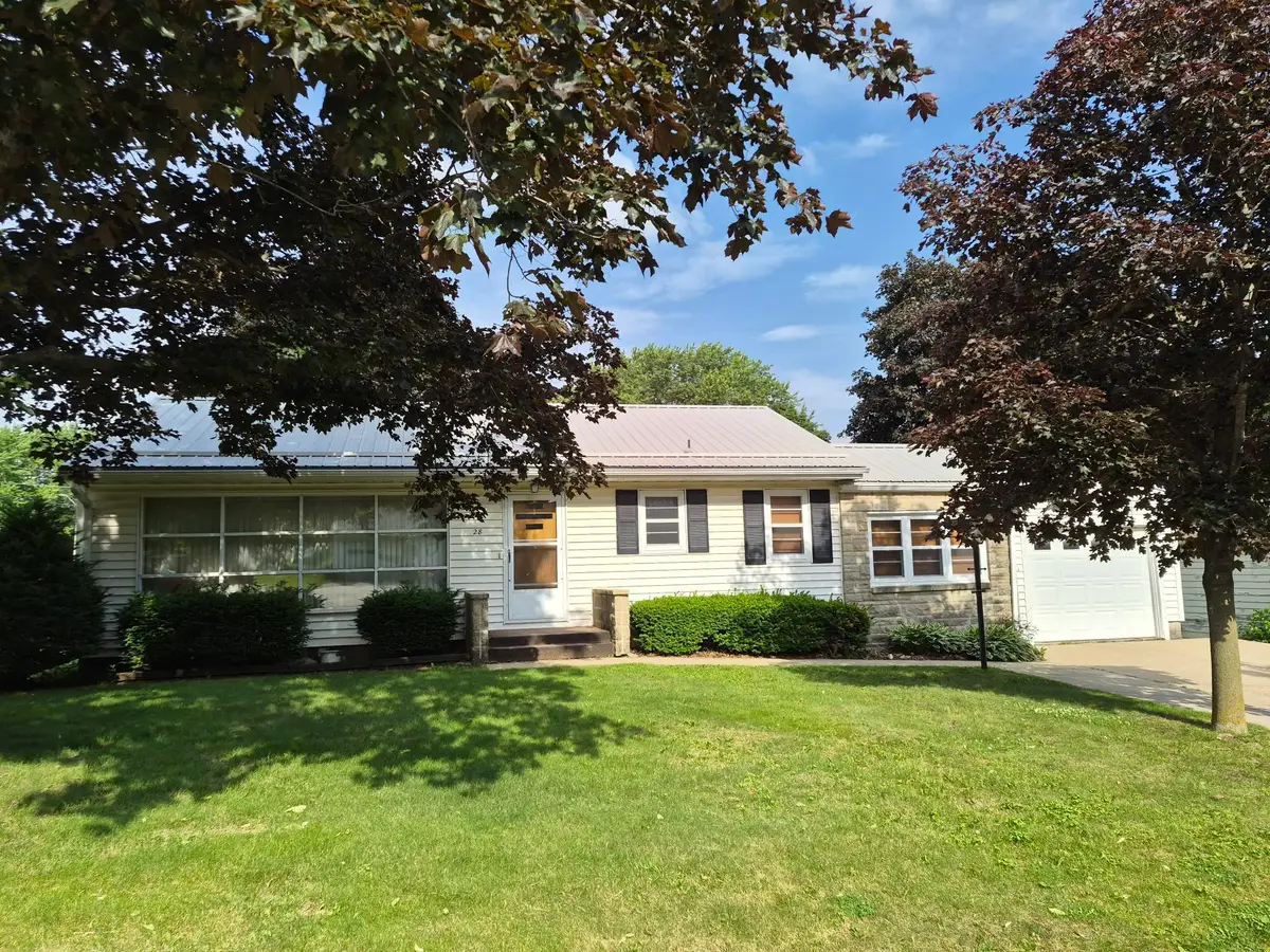 28 9th Ave Se, Oelwein, IA 50662 - #1
