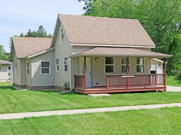 210 West Street, Decorah, IA 52101