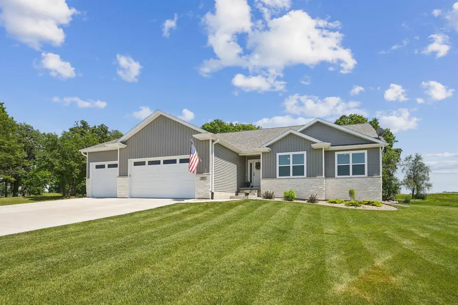 185 Eagle Ridge Drive, Waverly, IA 50677 - #2