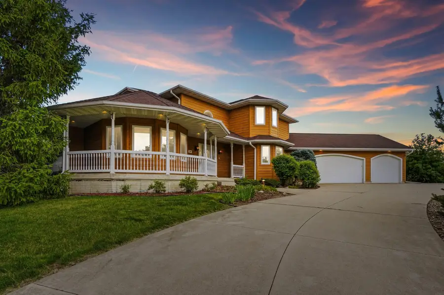 709 Lake Ridge Drive, Cedar Falls, IA 50613 - #3