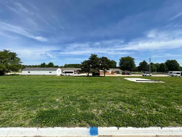 102 Maverick Lane, Riceville, IA 50466