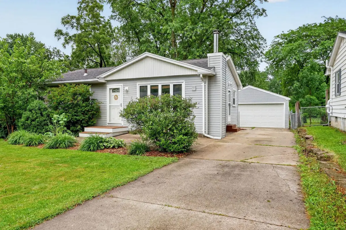 2614 Garden Avenue, Cedar Falls, IA 50613 - #1
