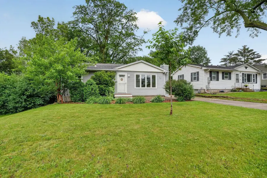 2614 Garden Avenue, Cedar Falls, IA 50613 - #2