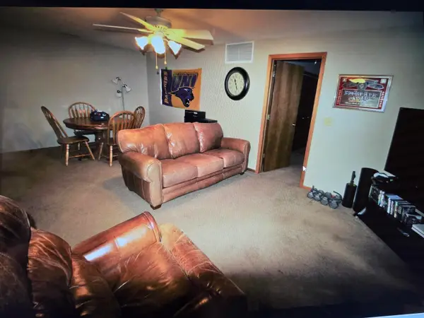 102 N Franklin Street #3, Manchester, IA 52057