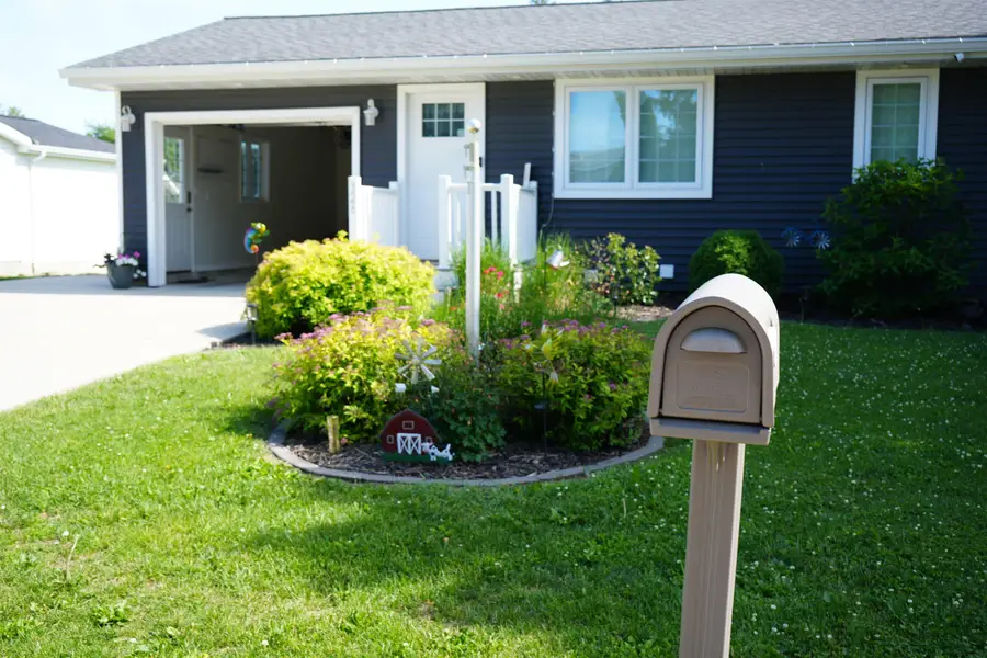 326 E Burger St, Hawkeye, IA 52147 - #2