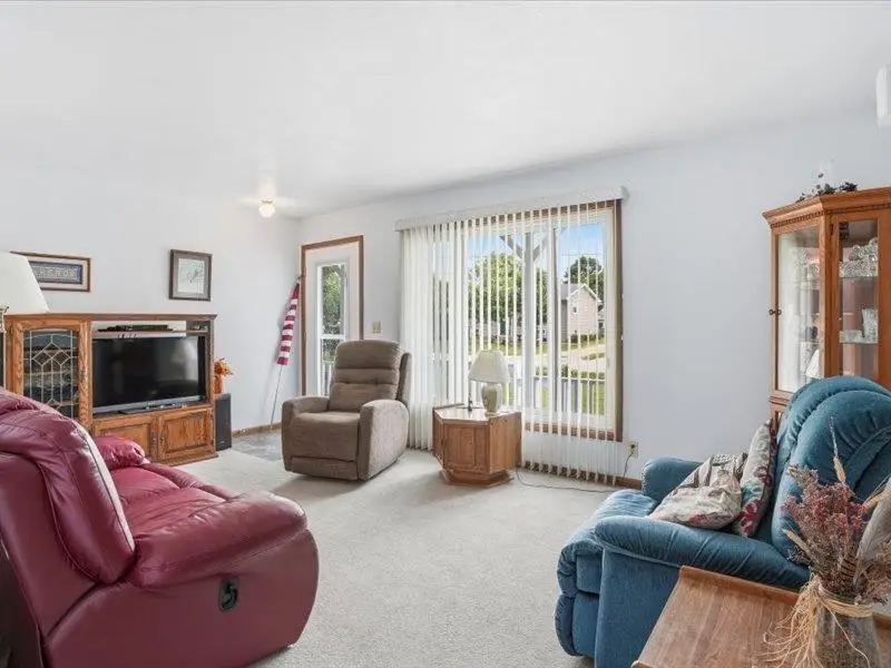 818 Sycamore Street, Janesville, IA 50647 - #3