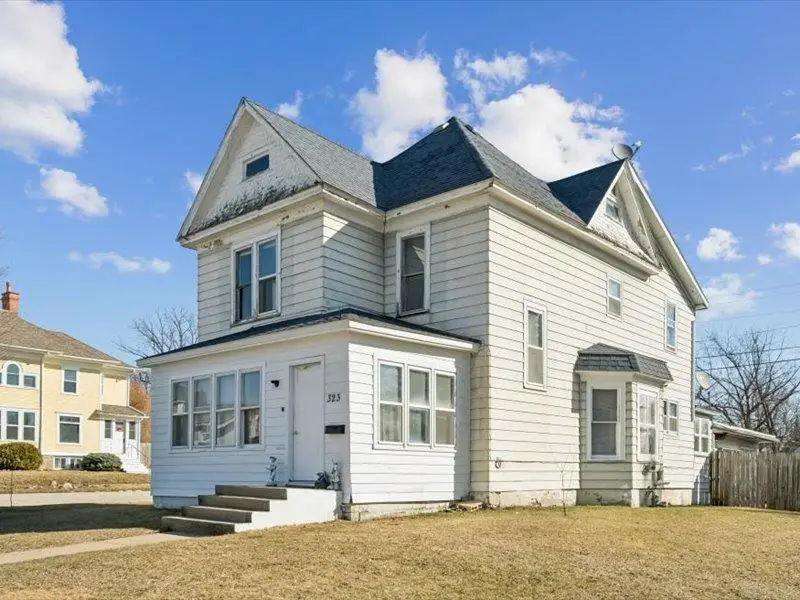 323 N Frederick Avenue, Oelwein, IA 50662 - #1