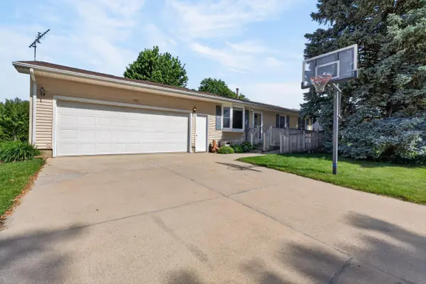 321 Devlin Circle, Cedar Falls, IA 50613