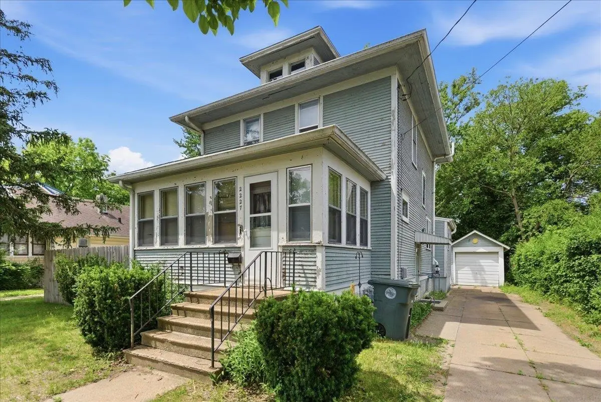2227 E 4th Street, Waterloo, IA 50703 - #1