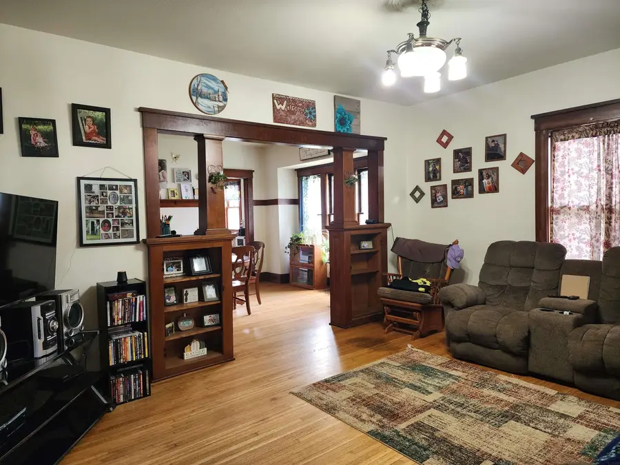 305 2nd Nw Street, Waukon, IA 52172 - #2