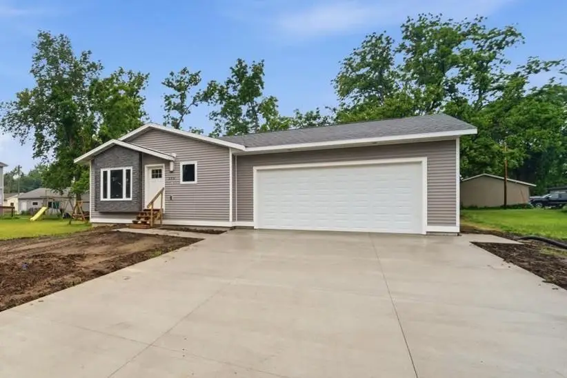 206 E. Miranda Street, Shell Rock, IA 50670 - #3