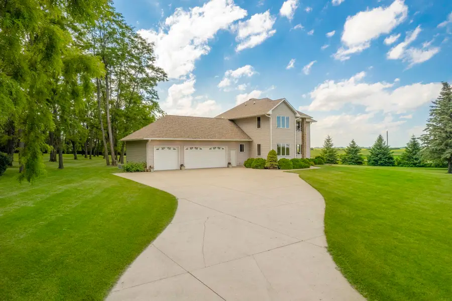 1152 Lakeview Drive, Buckingham, IA 50612 - #2