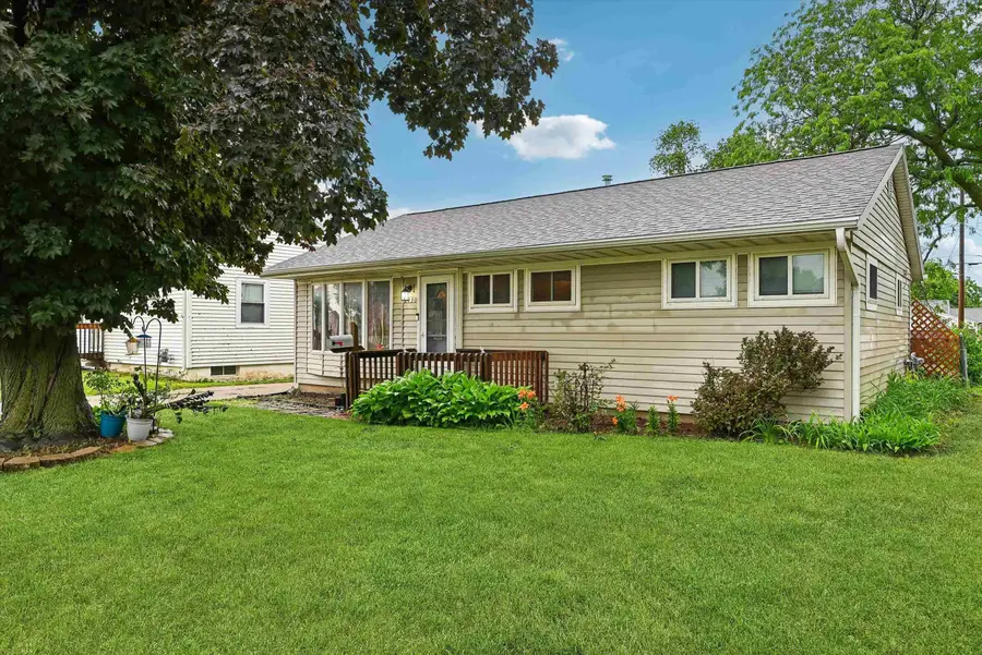 2430 3rd Avenue, Marion, IA 52302 - #2