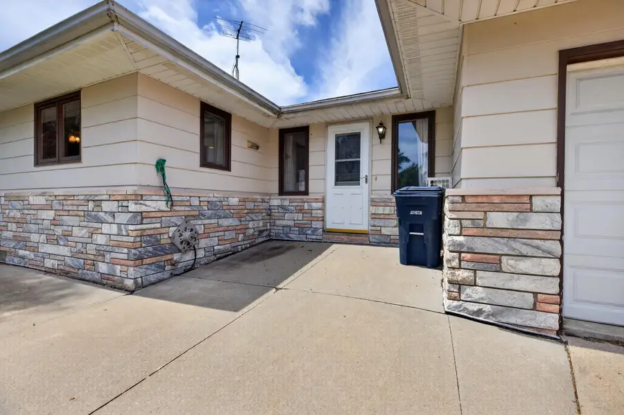 305 4th Street, Parkersburg, IA 50665 - #3