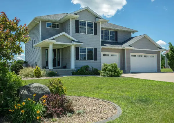 414 Limerick Drive, Jesup, IA 50648