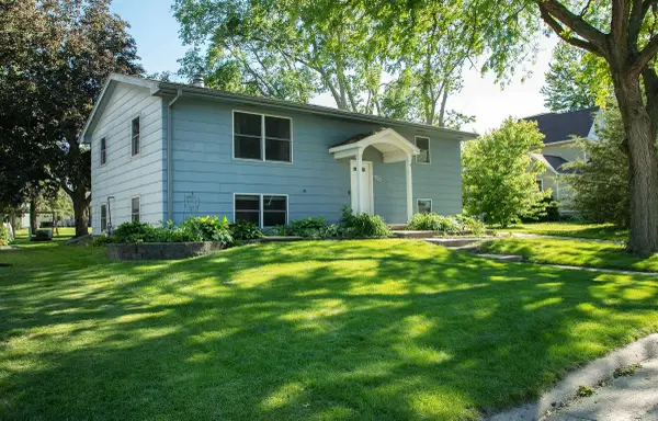 1923 4th Ave Nw, Waverly, IA 50677