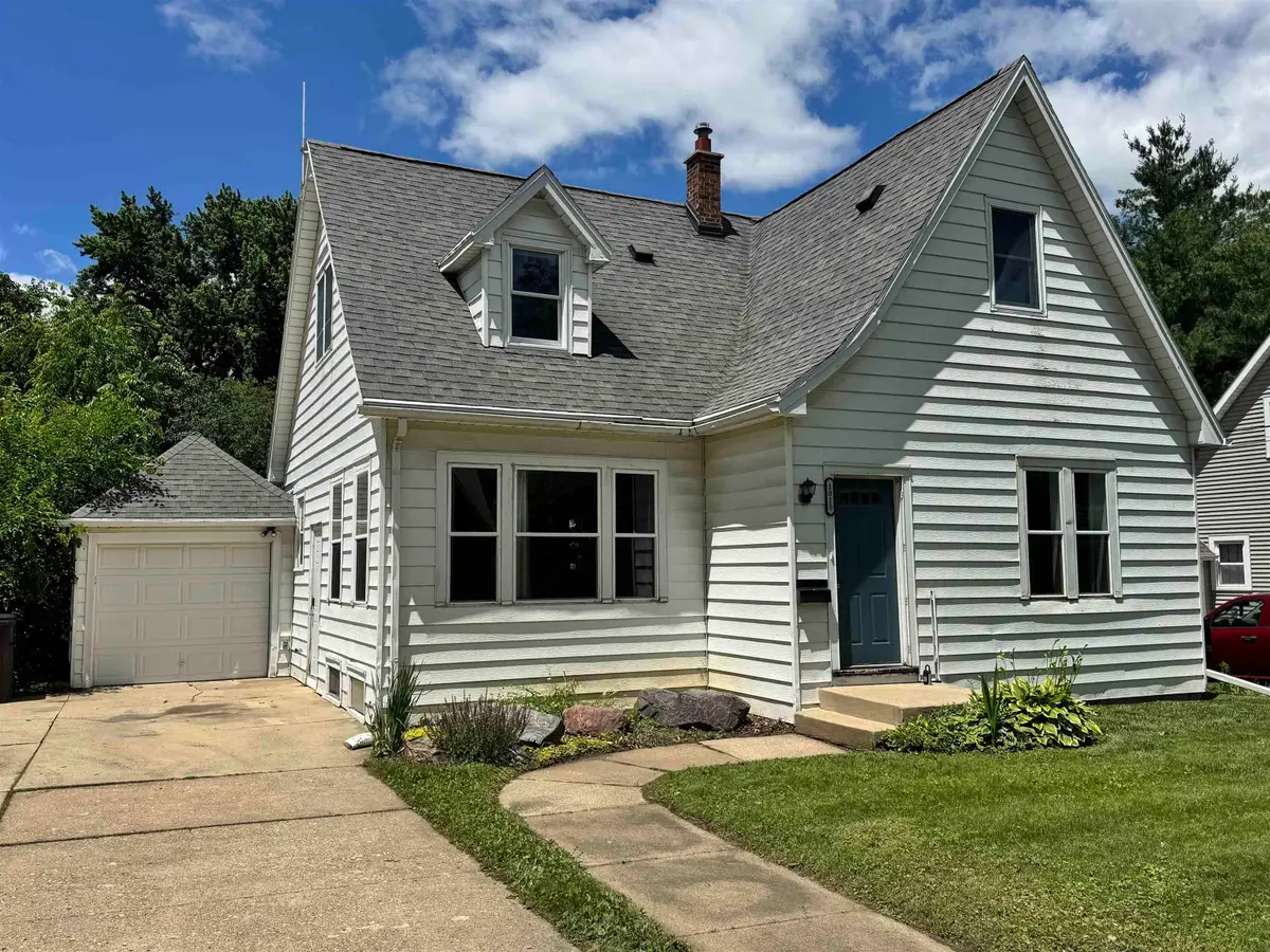 1015 College Street, Cedar Falls, IA 50613 - #1