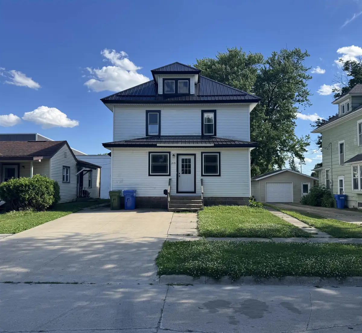 219 W 2nd Avenue, Cresco, IA 52136 - #1