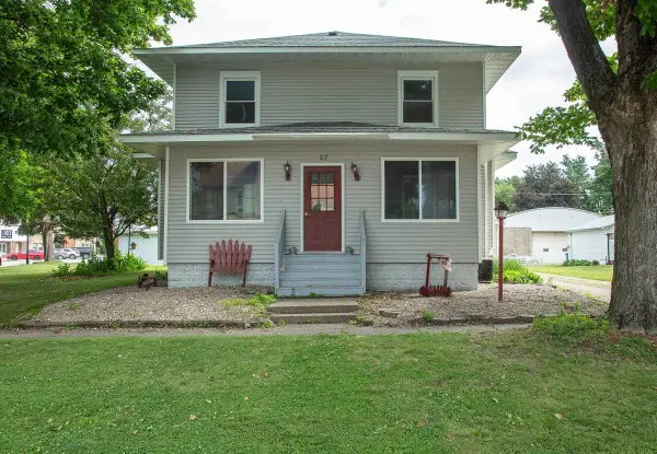 107 E Prospect St., Shell Rock, IA 50670