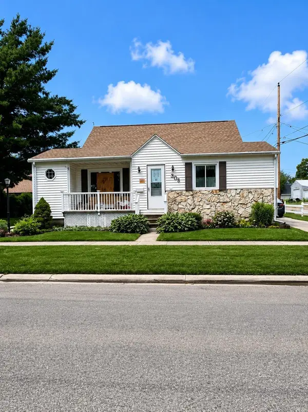 305 Pine Street, Reinbeck, IA 50669