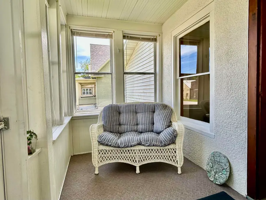 805 E Water Street, Decorah, IA 52101 - #2