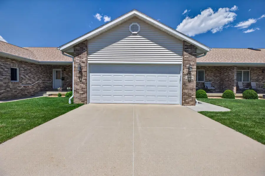 2453 Edgemont Avenue, Waterloo, IA 50702 - #2