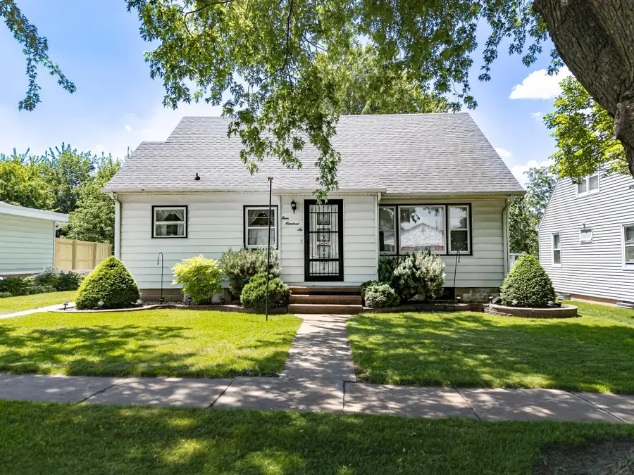 406 S Canfield Street, Dunkerton, IA 50626 - #2