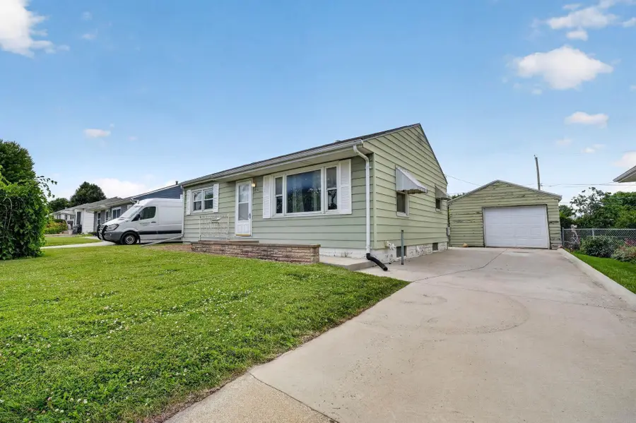 1841 Glenny Avenue, Waterloo, IA 50702 - #2
