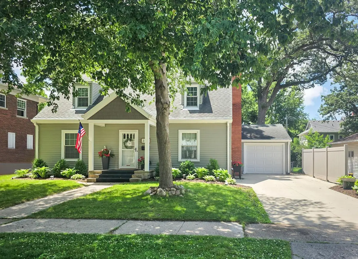 311 3rd Ave Sw, Independence, IA 50644 - #1