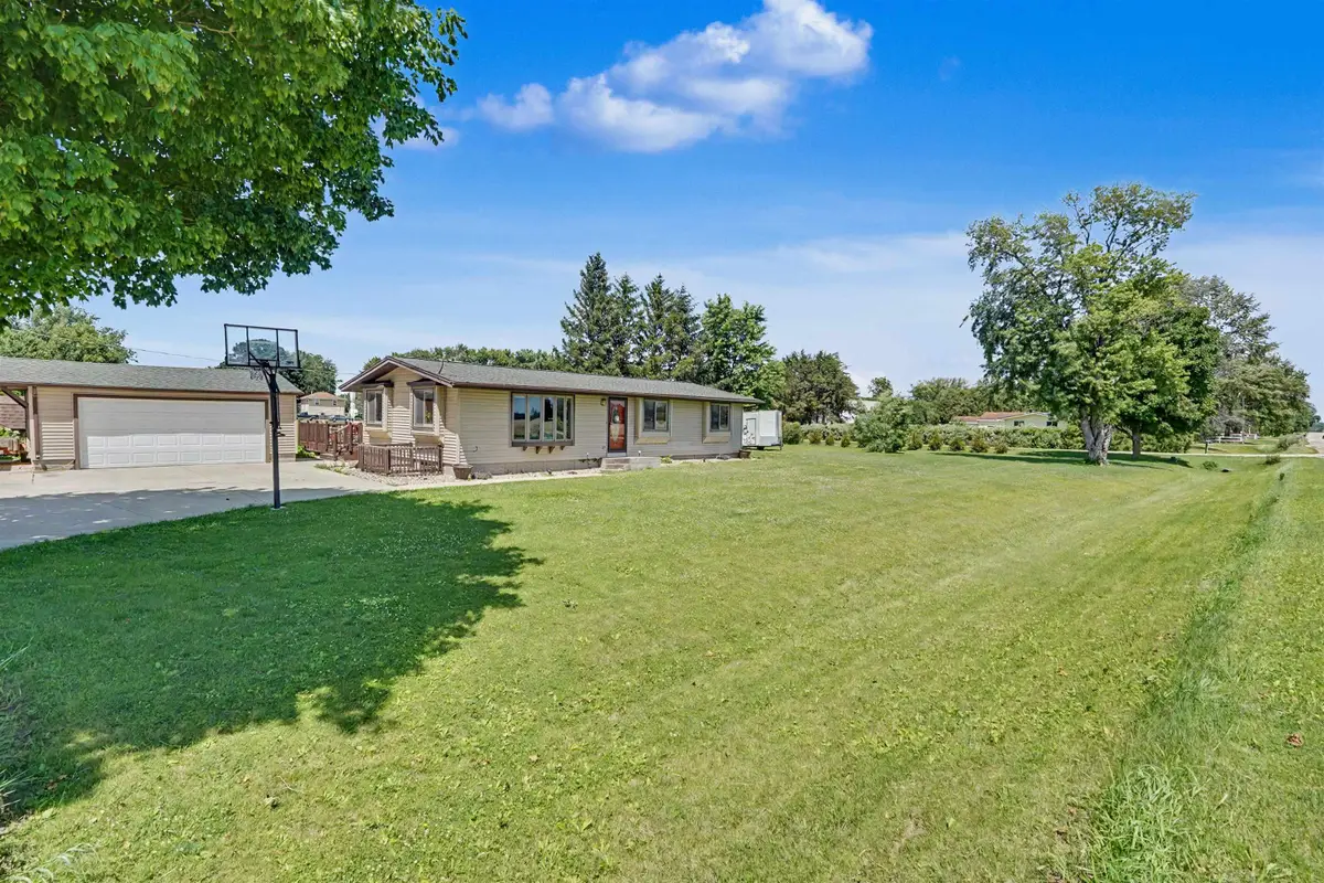 6160 W Mt. Vernon Road, Cedar Falls, IA 50613 - #1