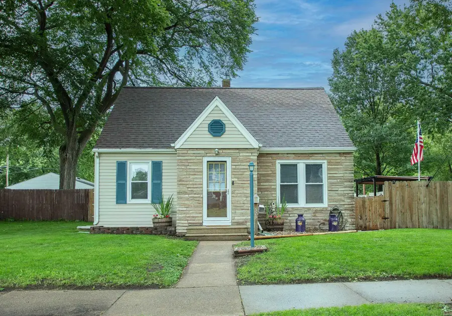 523 Archer Avenue, Waterloo, IA 50703 - #2