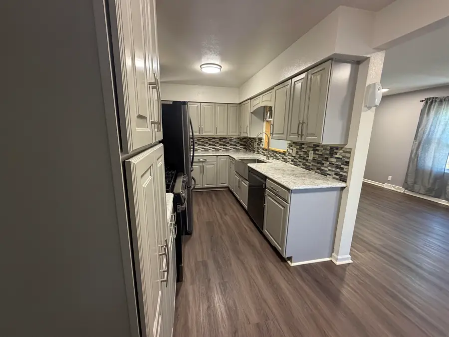 1128 Maynard Avenue, Waterloo, IA 50701 - #2
