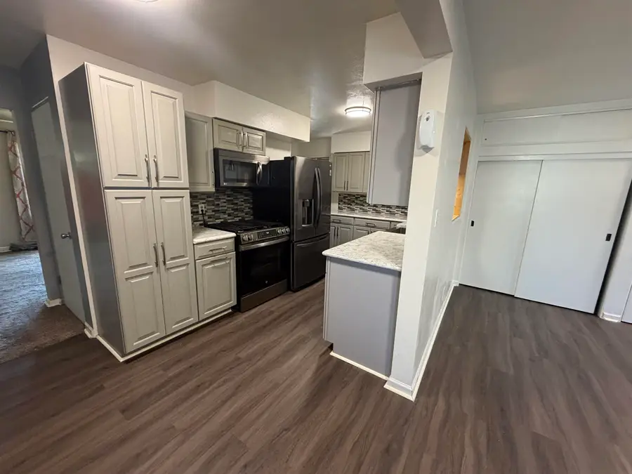1128 Maynard Avenue, Waterloo, IA 50701 - #3