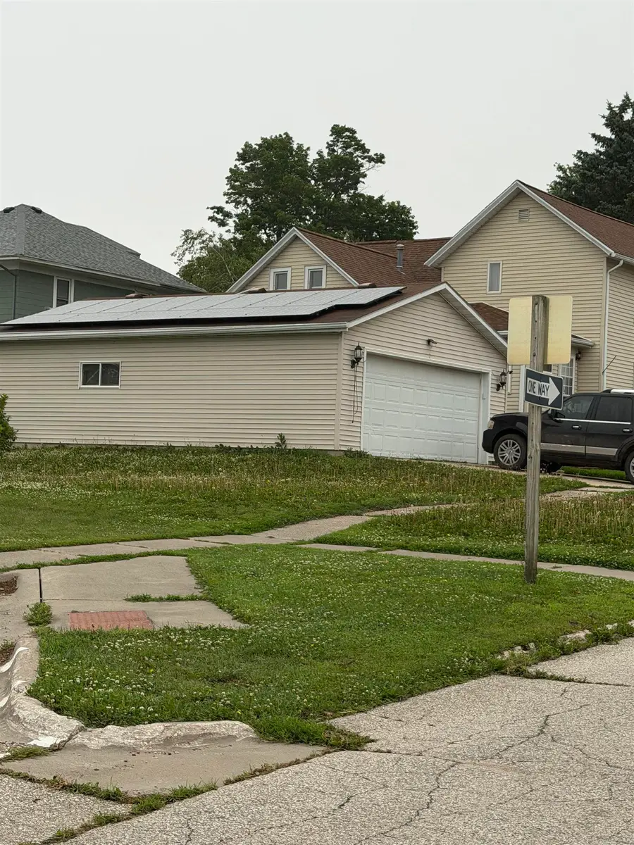 411 State Street, Dysart, IA 52224 - #3